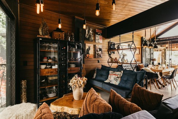 Hoe kan ik mijn reis naar Nederland zo plannen dat ik gebruik kan maken van gratis vervoer?